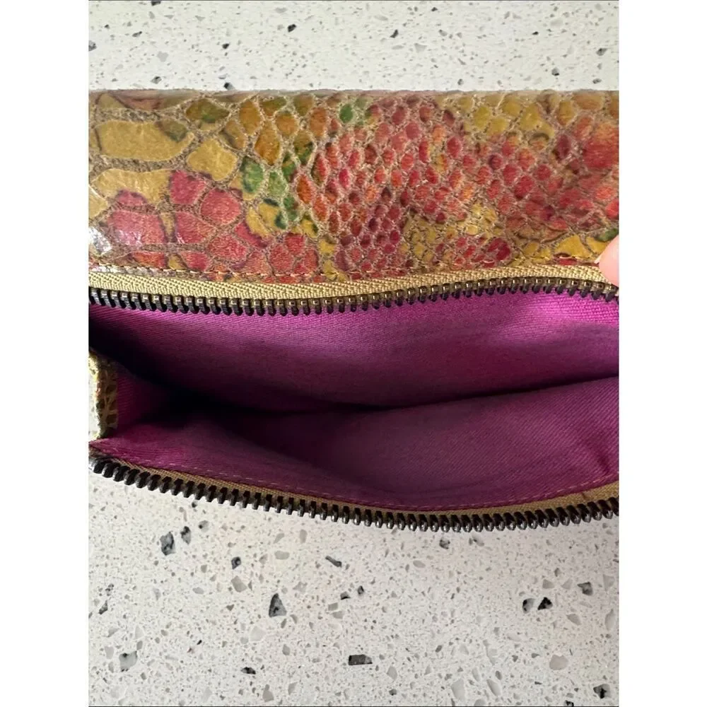 HOBO INTERNATIONAL Women’s Floral Snake-Embossed Leather Clutch Wallet Chic GUC
